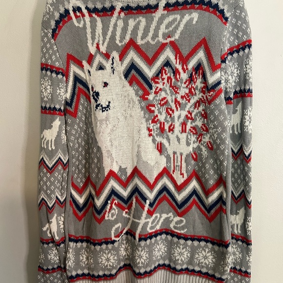 Game of Thrones Men's M Ugly Christmas Sweater Winter is Here Wolf Gray‎ - Picture 2 of 5